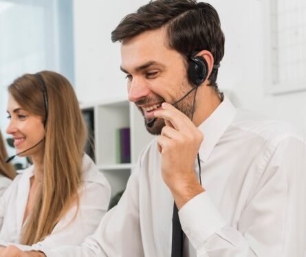 call-center-agents-working